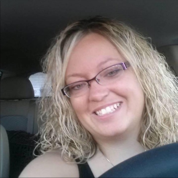 Meet your Posher, Bobbi - Picture 1 of 1